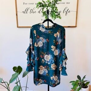 Super beautiful tunic style scoopneck, ruffled sleeves shirt dress